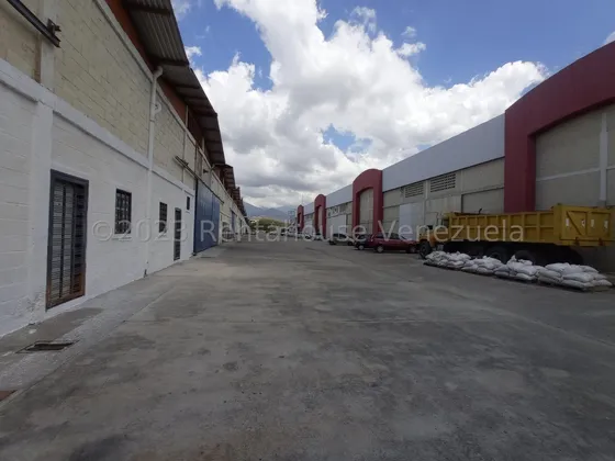 Galpon En Venta  En La Prolongacion Av Aragua La Morita I 