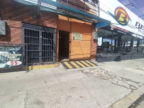 Galpón Con Locales En Venta Y Alquiler (solo Clientes) Dm