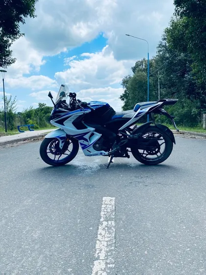 Bajaj Rs200 2018