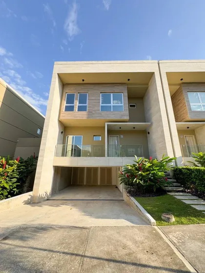 Leandro Araque Inzitu Realtors Vende Townhouse Ubicado En La Zona Más Cotizada De Carabobo: Cumbres De Guataparo.