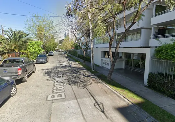 Estacionamiento A Pasos De Estación Metro Los Domínicos