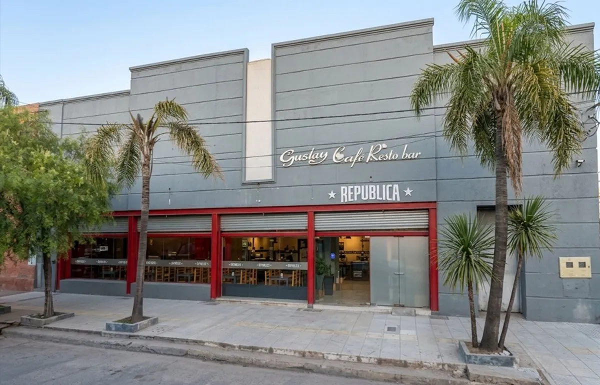 Venta De Importante Hibrido Salon+galpon+ Edificio