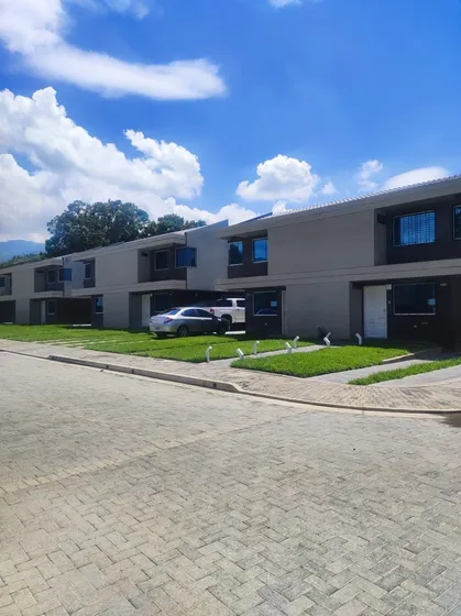 J&l  Inmuebles Townhouse En Venta San Diego Conj. Casa Verde Planta 100 Y Pozo De Agua Nallio