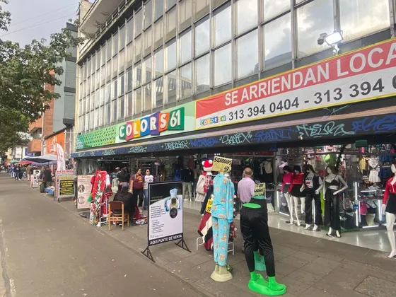 Nuevos Con Vitrinas En Vidrio Templado En Centro Comercial Y A La Calle 61 