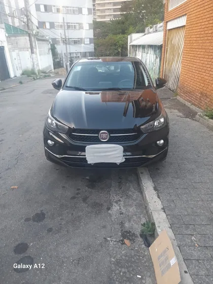 Fiat Cronos 1.8 Precision 16v Flex Aut. 4p