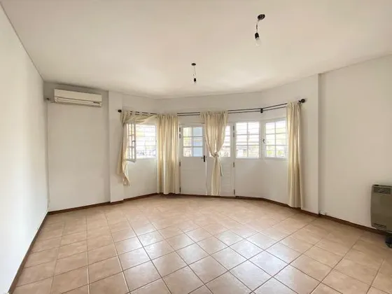 Departamento En  Alquiler De 3 Ambientes 