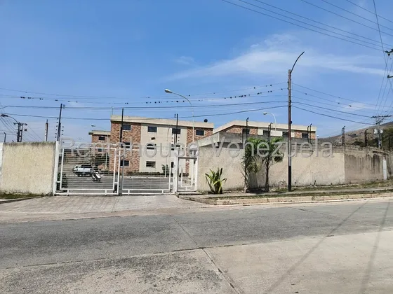 Apartamento En La Victoria Juan Pablo Segundo. Ljsa 25-10778