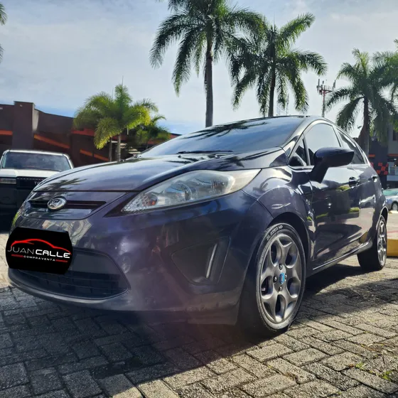 Ford Fiesta 1.6 Hatchback Mecánica