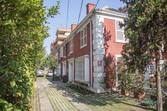 Oficinas Privadas En Casona Vitacura