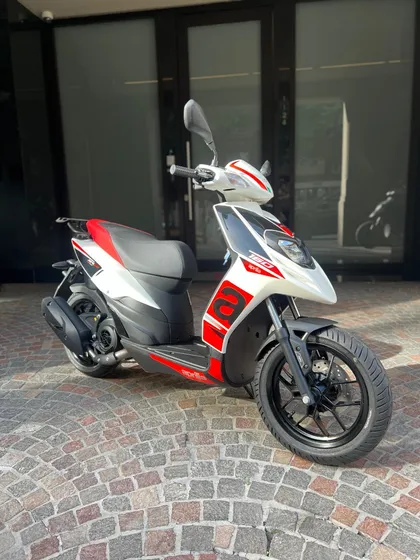Aprilia Sr 160 Con Casco De Regalo Hasta 31/07