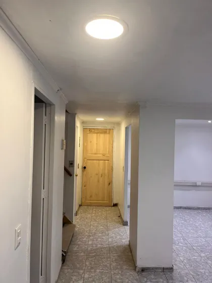 Casa Impecable, Construcción Nueva, Remodelada, Central. 