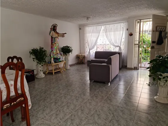 Casa Unifamiliar En Venta La Castellana Medellín Antioquia