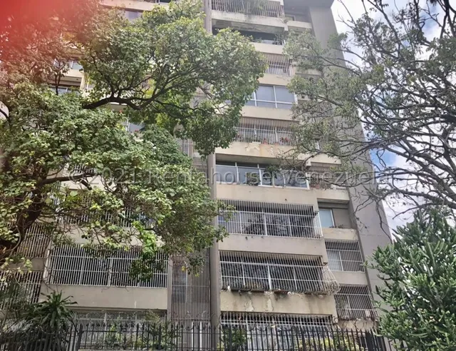 Venta Amplio Iluminado Y Fresco Apartamento En San Bernardino. Mv254830