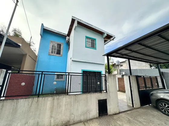 En Venta Amplia Casa De 4 Ambientes En Barrio Cerrado Las Moras - Sobre Calle Principal Luis Pasteur - Jose C Paz