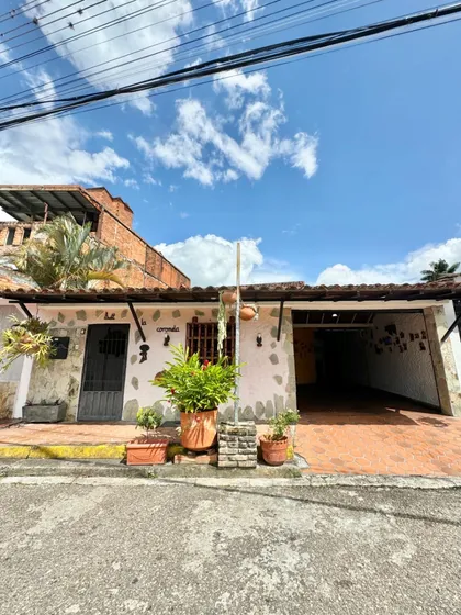 Xv, En Venta: Hermosa Posada Turística  Ubicación: Av. Rotaria, Urb. Alto Los Criollitos, Diagonal Al Hotel Taj Mahal, San Cristóbal, Estado Táchira.