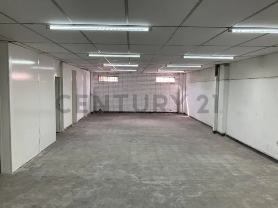 En Alquiler Local Comercial Centro Comercial San Martín