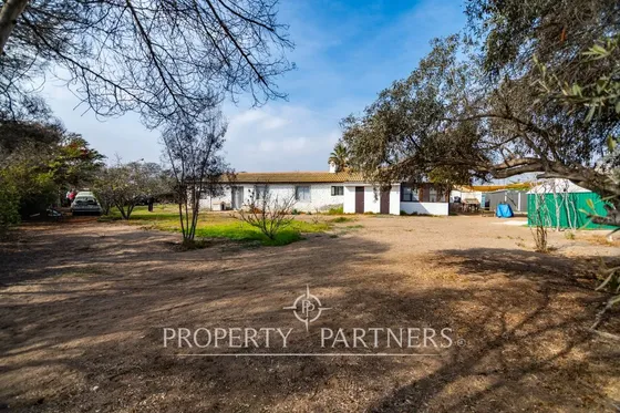 Arriendo Empresas Gran Terreno Con Casas En Sector...