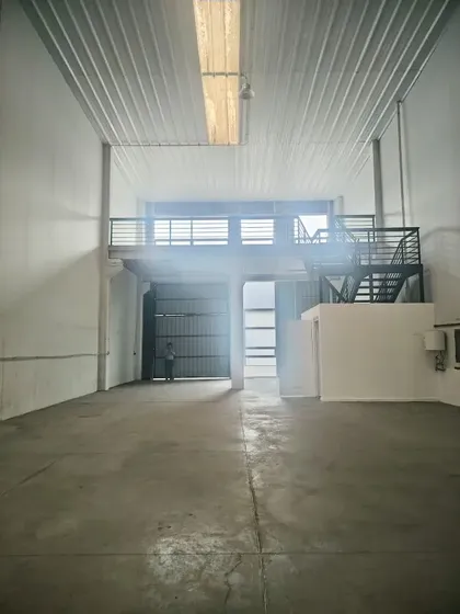 Bodega 249 M2 Av El Retiro Sector El Montijo Renca!!!