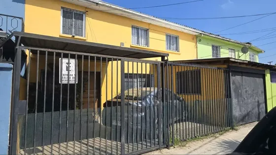Se Vende. 4d Y 3b. Independencia, Gamero. Casa Con Espacio
