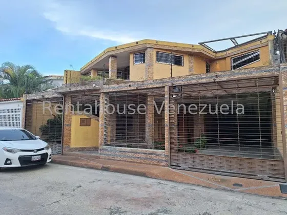 La Castellana En La Victoria Venta De Magnifica Casa Con Terreno Llame Y Conversemos Gbf 25-7612