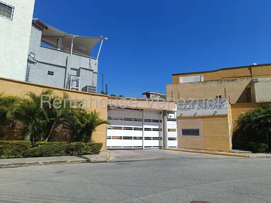 Asg Te Ofrezco En Venta Maravilloso Tonwhouse En Urb Villas Doradas De Cagua 25-13679