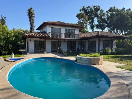 Se Arrienda Casa De 150 Mt2 En Condominio Doña Javiera.