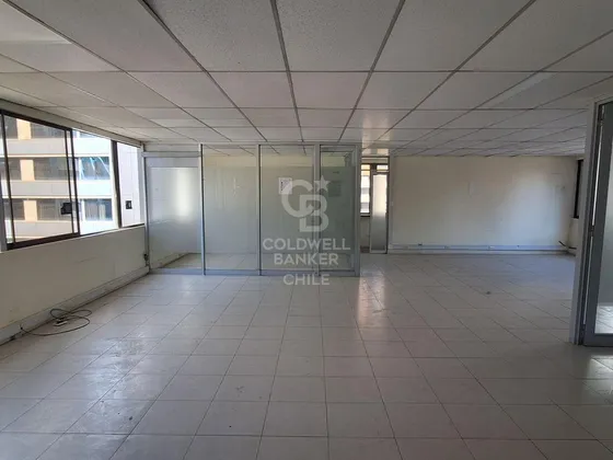 Oficina Con Excelente Iluminación Y Distribución