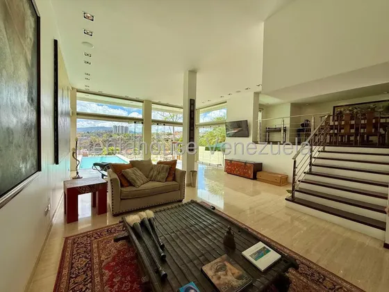 Casa En Venta En Colinas Del Tamanaco Remodelada Piscina Calle Cerrada Seguridad Planta Electrica