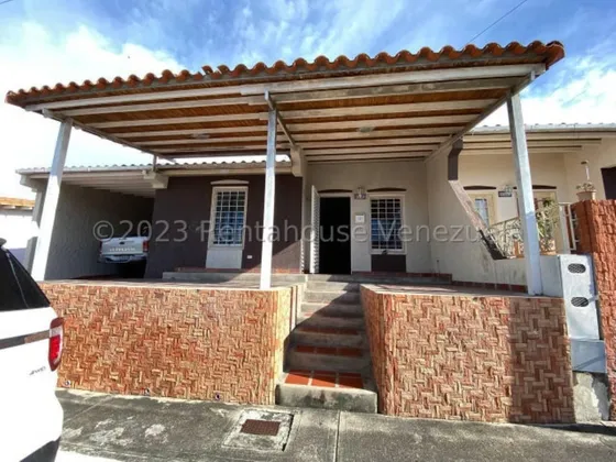 Milagros Inmuebles Casa Venta Cabudare Lara Av Ribereña Los Samanes Economica Residencial Economico Código Inmobiliaria Rent-a-house  24-4210