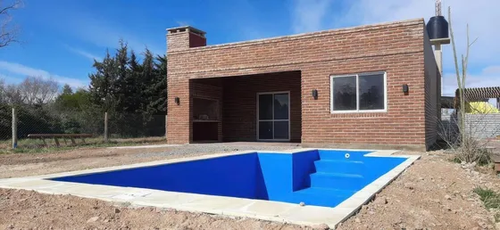 Casa En Venta - 1 Dormitorio 1 Baño - 445 Mts - San Miguel Del Monte, Buenos Aires