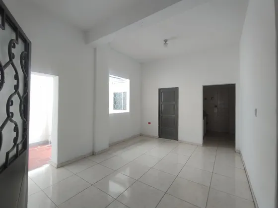 Casa-local En Venta En El Paramo. Cod V30884