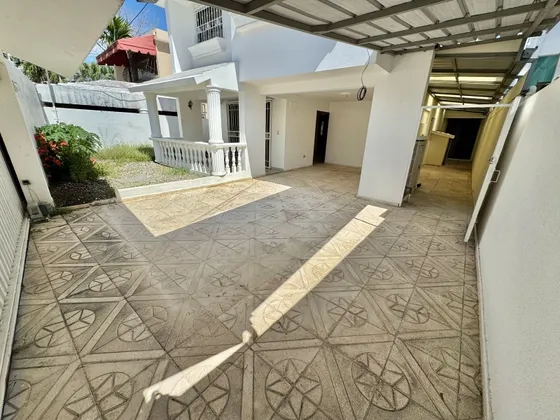 Alquilo Casa En Cacicazgo 