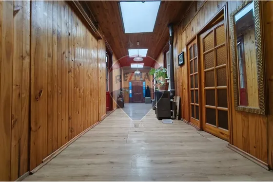 Amplia Casa Con Oportunidad De Inversión
