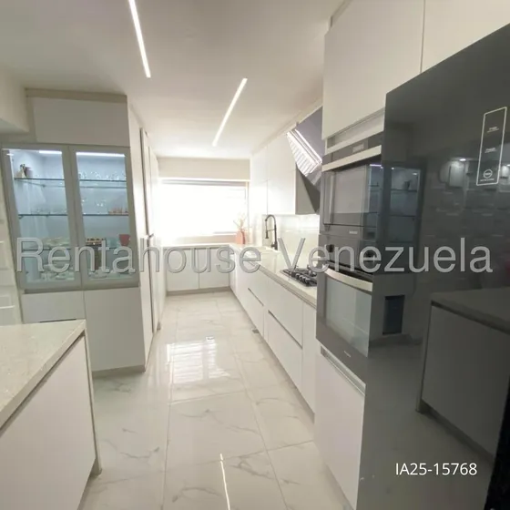 Lomas Del Avila En Venta Hermoso Pent House Dúplex Con Vista Al Ávila