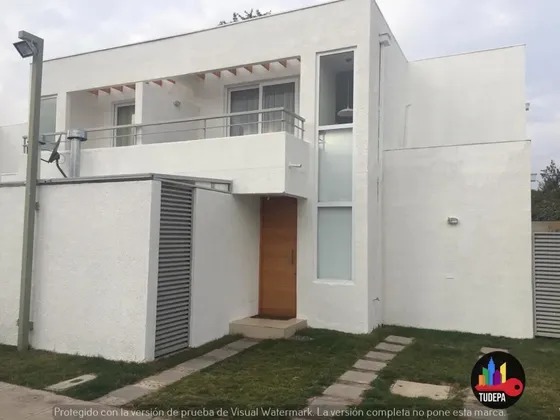 Se Vendevendemos Hermosa Casa En Condominio Peñaflor