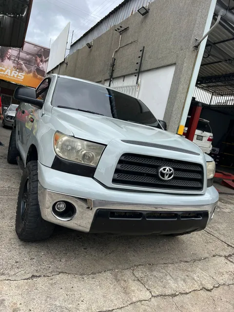 Toyota Tundra 5.7