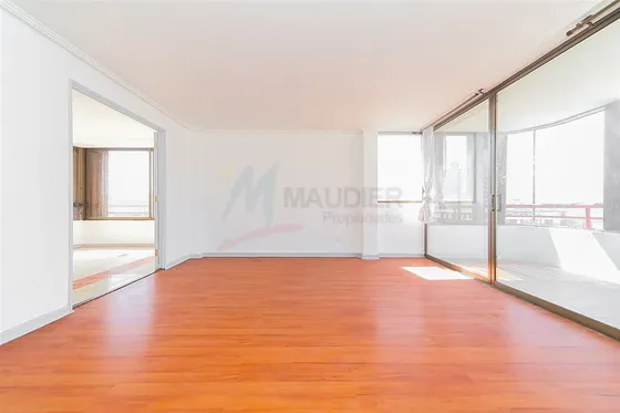 Departamento En Arriendo De 3 Dorm. En Las Condes
