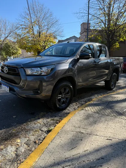 Toyota Hilux Pick-up 2.8 Cd Sr 204cv 4x4 At