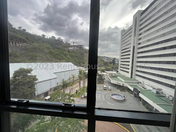 Oficina A La Venta En Centro Profesional Eurobuilding Chuao, Dentro Del Mejor Centro De Negocios De La Ciudad.24-7532