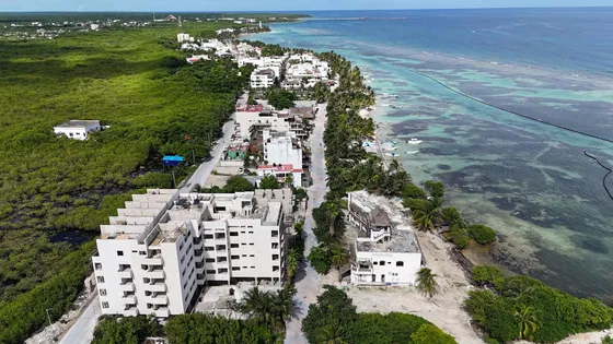 Penthouse Frente Al Mar De Mahahual Con Acceso Privado A La Playa