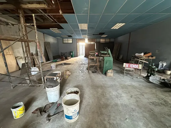 Gran Propiedad Industrial, 200/206m2, Victoria / Nataniel