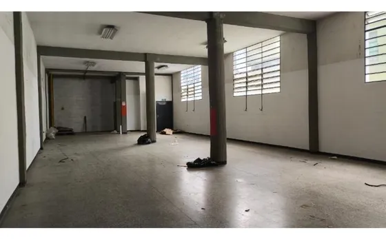 Alquilo Galpón 200m2 El Llanito 7625