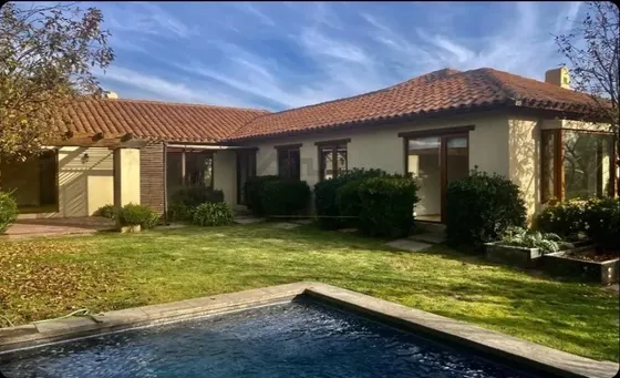 Casa En Venta Chilena, Condominio La Fuente