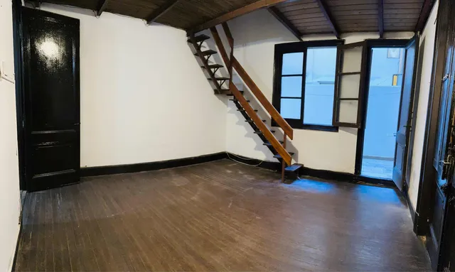 25 De Mayo Y Jc Gomez- Un Dormitorio Con Patio. Amplio Anda