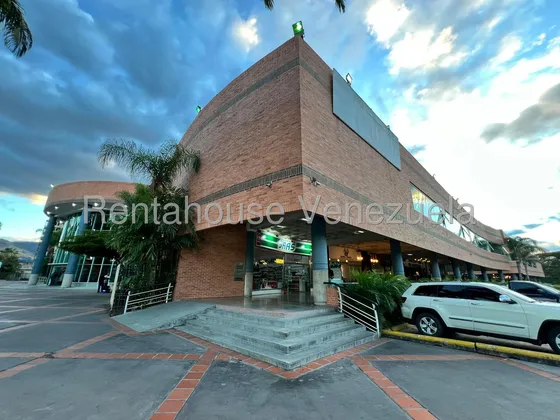 Local En Venta En El Centro La Victoria Aragua 25-14739 Irrr
