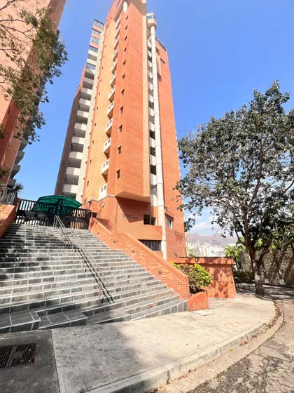 Marizta Lopez Alquila Apartamento Ejecutivo En Residencia Monticello, Urbanizción El Bosque