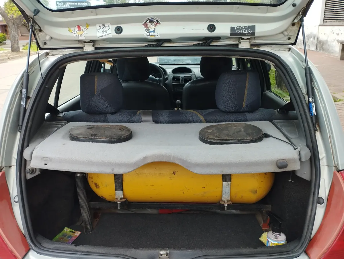 Renault Clio 1.6 Rn5684102027975270410