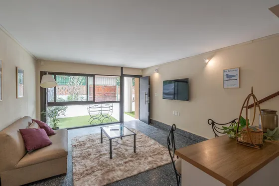 Venta Apartamento Dúplex De Un Dormitorio. La Blanqueada.