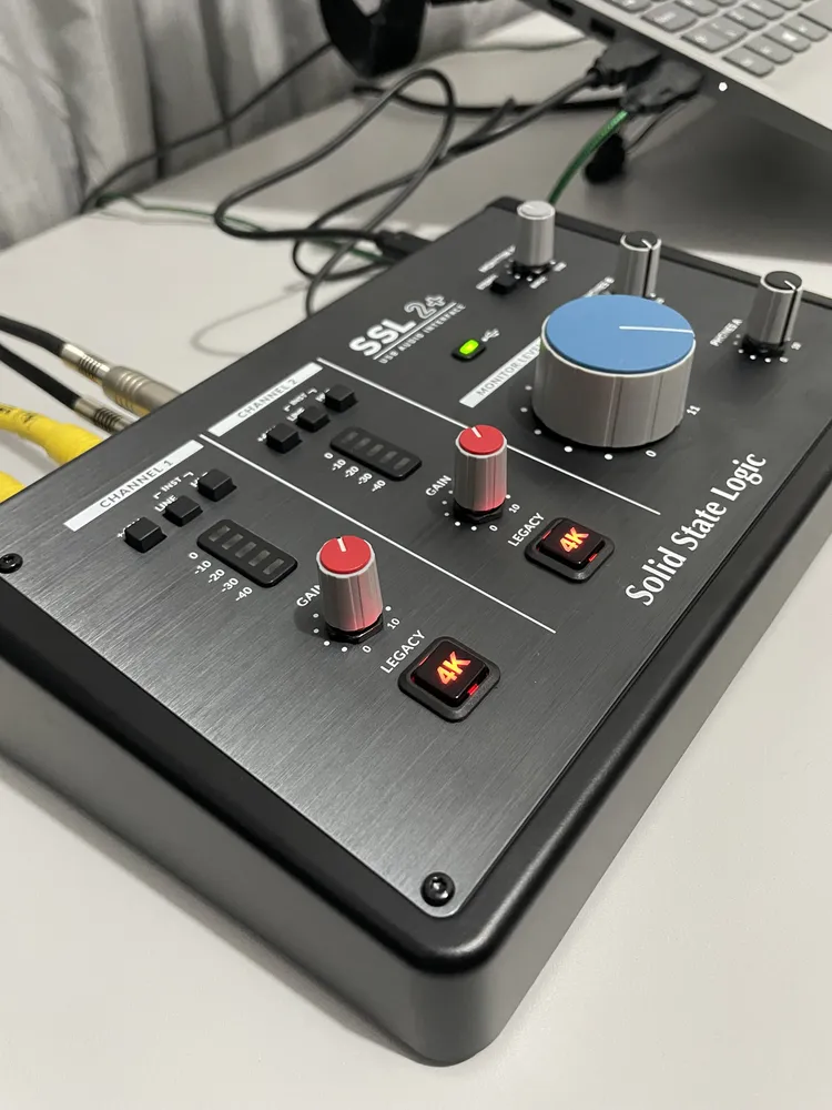 Interface De Áudio Solid State Logic Ssl 2+ Preto Preto