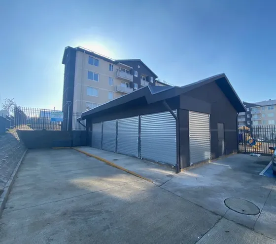 Arriendo Local Comercial  Condominio Javiera Carrera